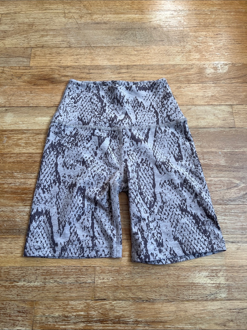 Beyond Yoga Snake Skin Print High-Rise Bike Shorts size xs